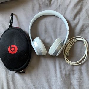Beats solo 2 by Dre white headphones